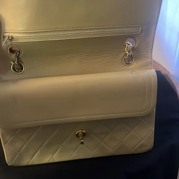 🔥Authentic Chanel medium Double Flap Classic Handbag🔥 - Picture 6 of 17
